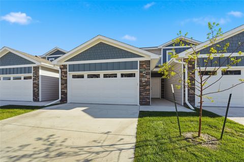 Condo For Sale - 227 NW Waverly Drive<br/> Waukee, IA 50263