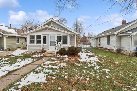 2034 Des Moines Street Des Moines IA 50317