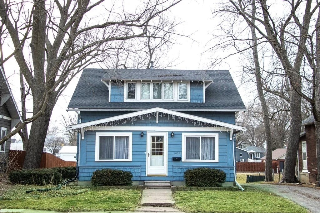 1009 W 1st Street