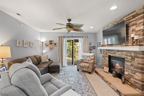 Condo For Sale - 4821 86th Street #21<br/> Urbandale, IA 50322