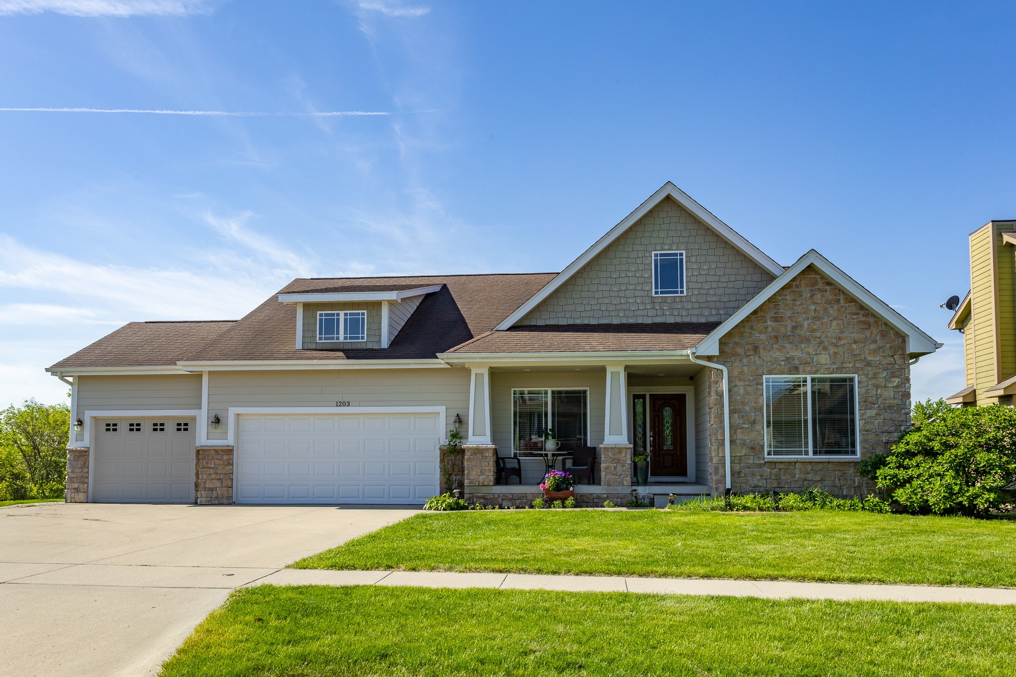 1203 Lynne Drive, Adel, Iowa image 2