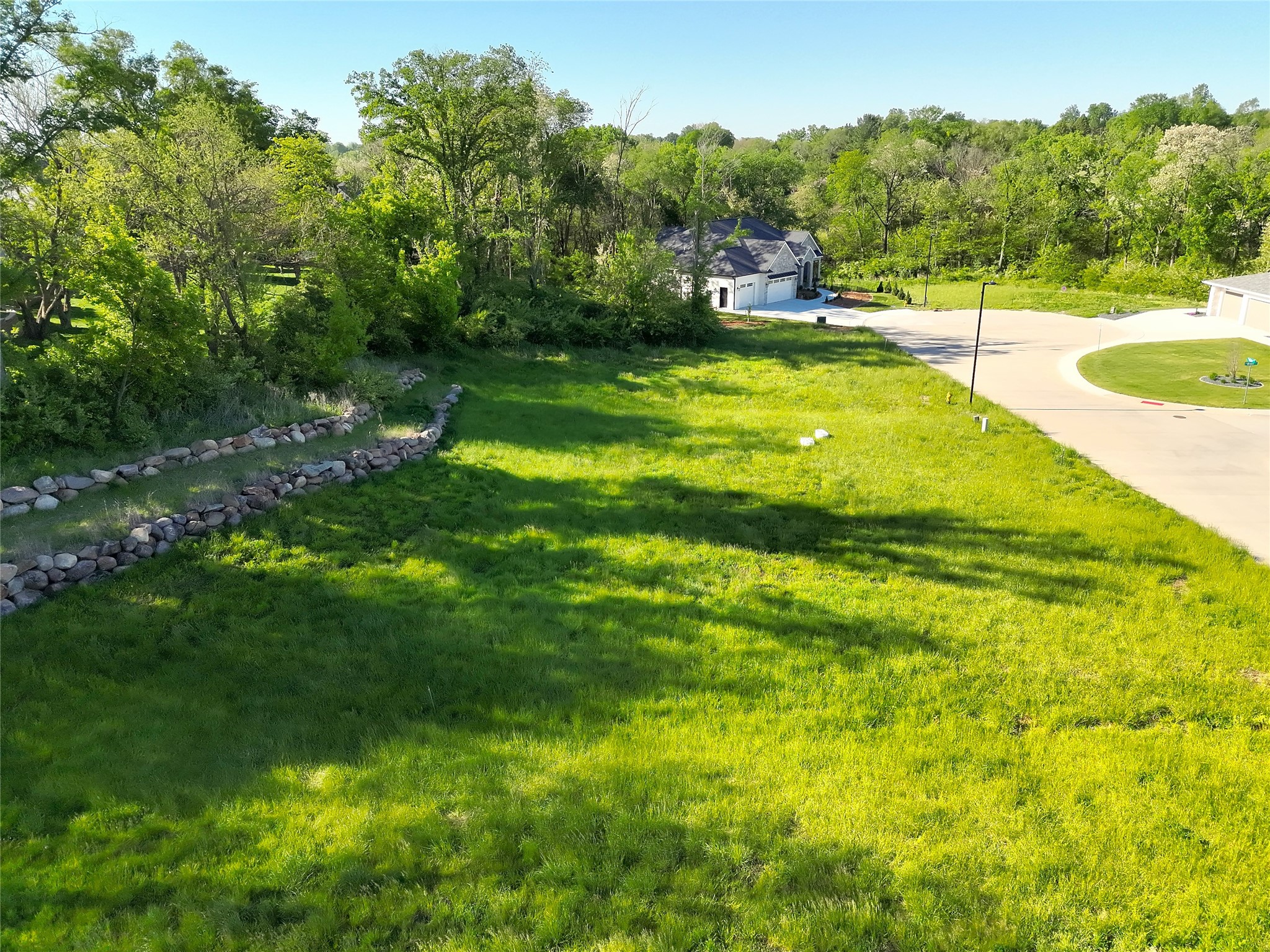 Photo 1 of 6 — 1122 S Wilder Place, West Des Moines, IA 50266