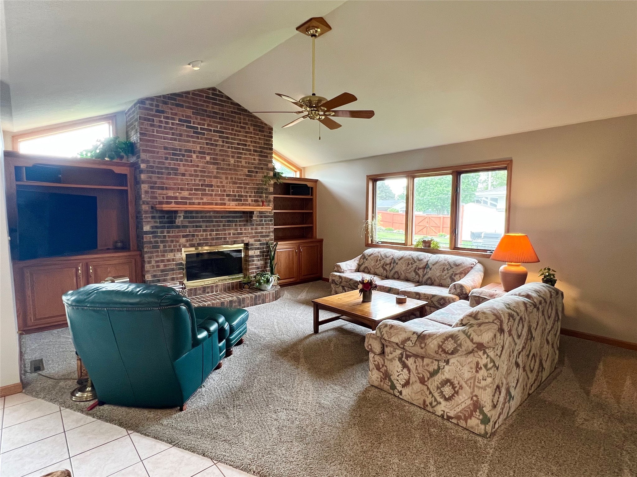 210 E 24th Street, Newton, Iowa image 2
