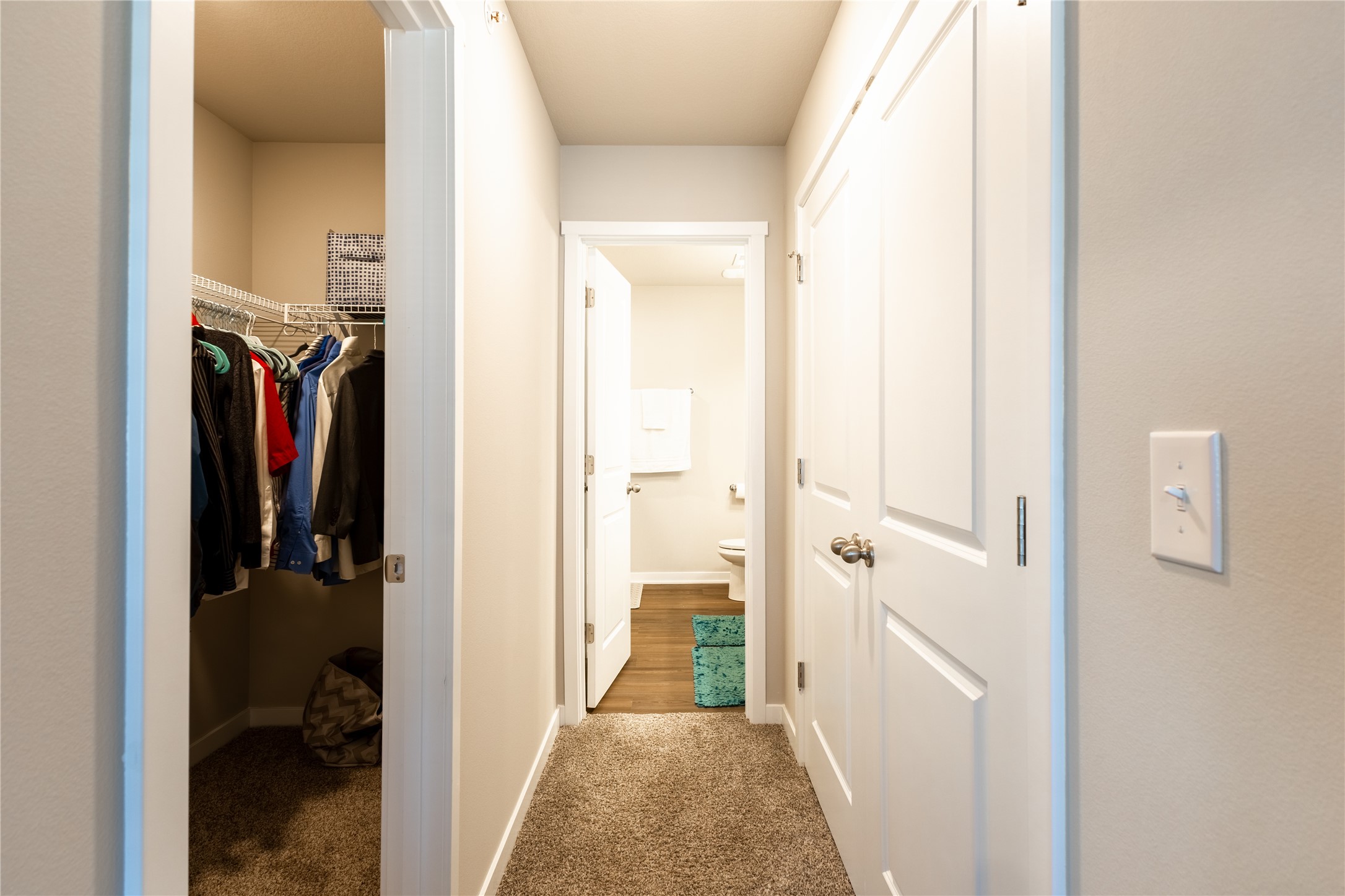 9570 Crestview Drive, West Des Moines, Iowa image 11
