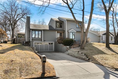 Homes For Sale - 6414 Northwest Drive<br/> Windsor Heights, IA 50324