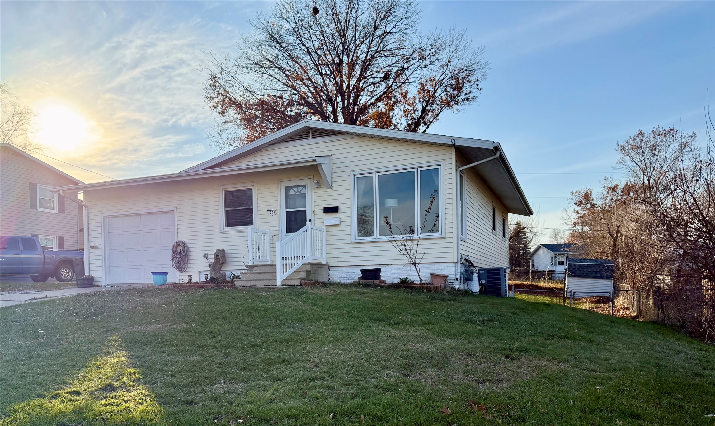 1207 Glenwood Terrace, Marshalltown, Iowa image 3