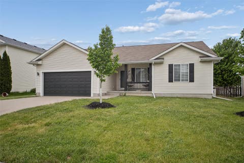 Homes For Sale - 640 SE Cardinal Lane<br/> Dallas County, Waukee, IA 50263