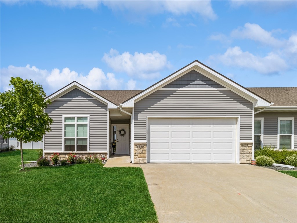 1685 SE Silver Pointe Drive, Waukee, Iowa image 1