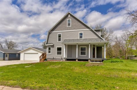 Single Family Residence in Dallas Center IA 1709 Sugar Grove Avenue.jpg