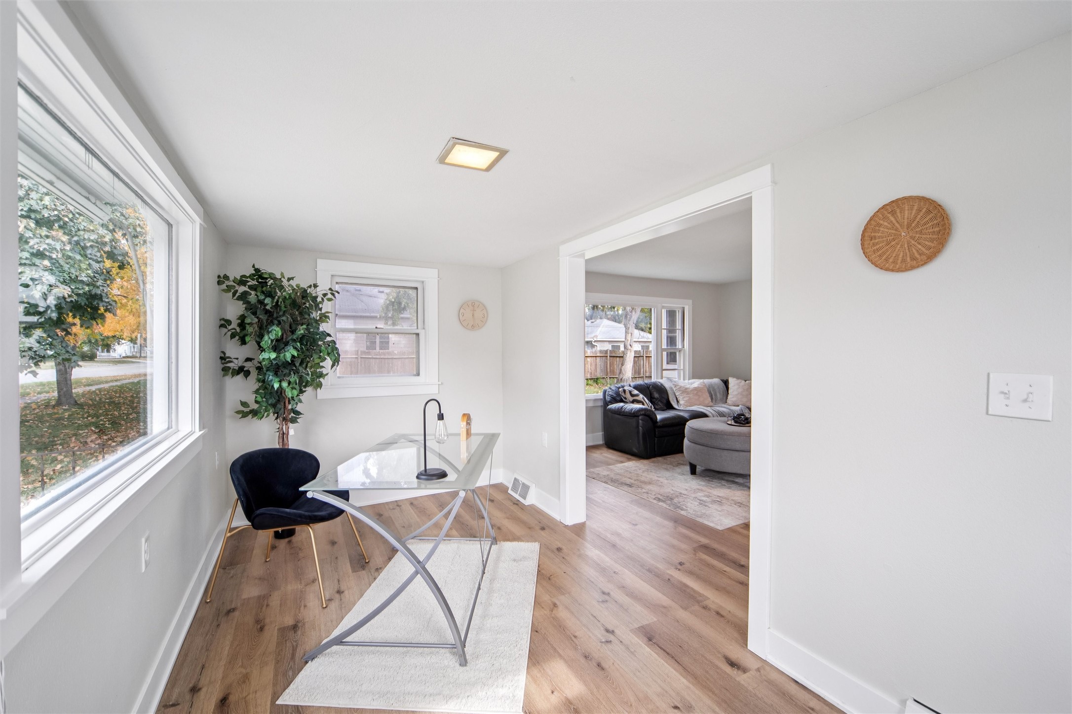 212 Nile Kinnick Drive N