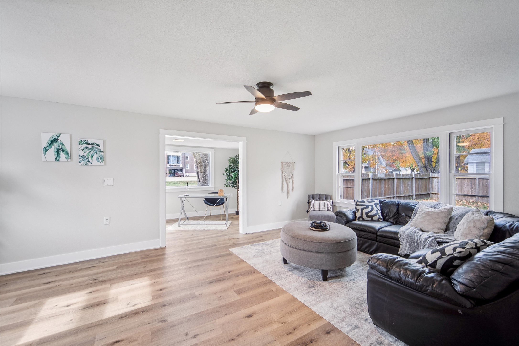 212 Nile Kinnick Drive N