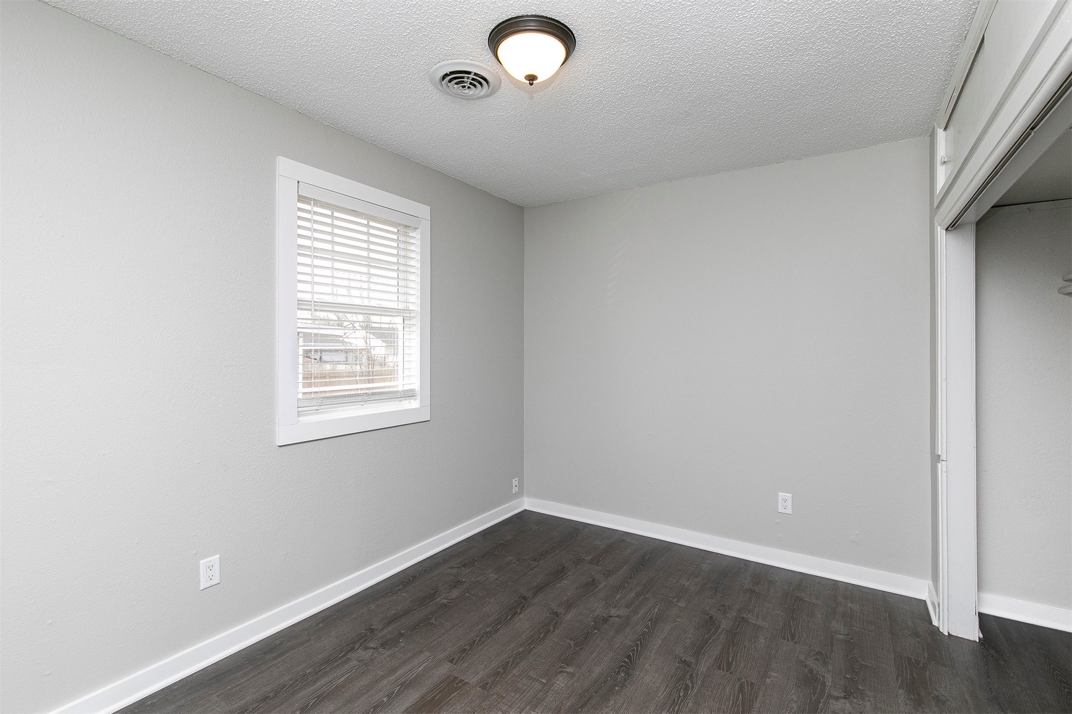 117 S Conrey Street, Knoxville, Iowa image 12