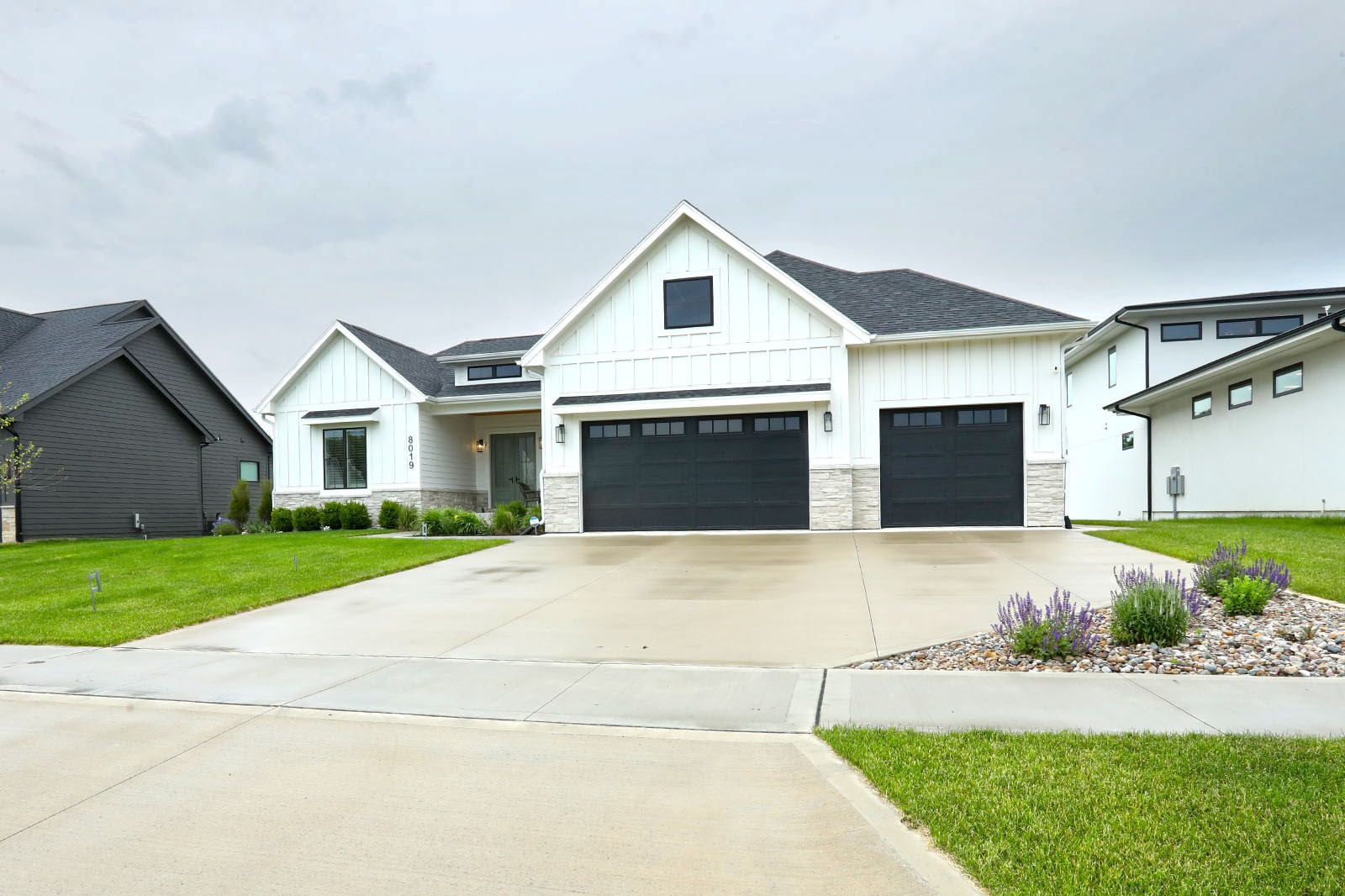 8019 NW 106th Court, Johnston, Iowa image 2