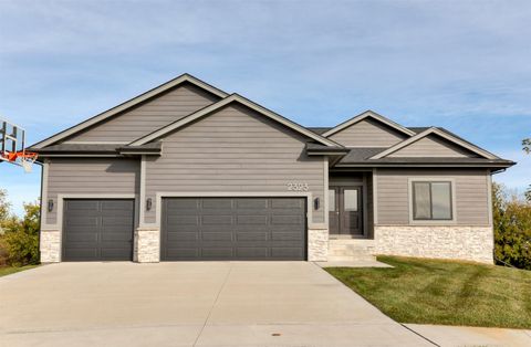 2323 Autumn Blaze Drive Norwalk IA 50211