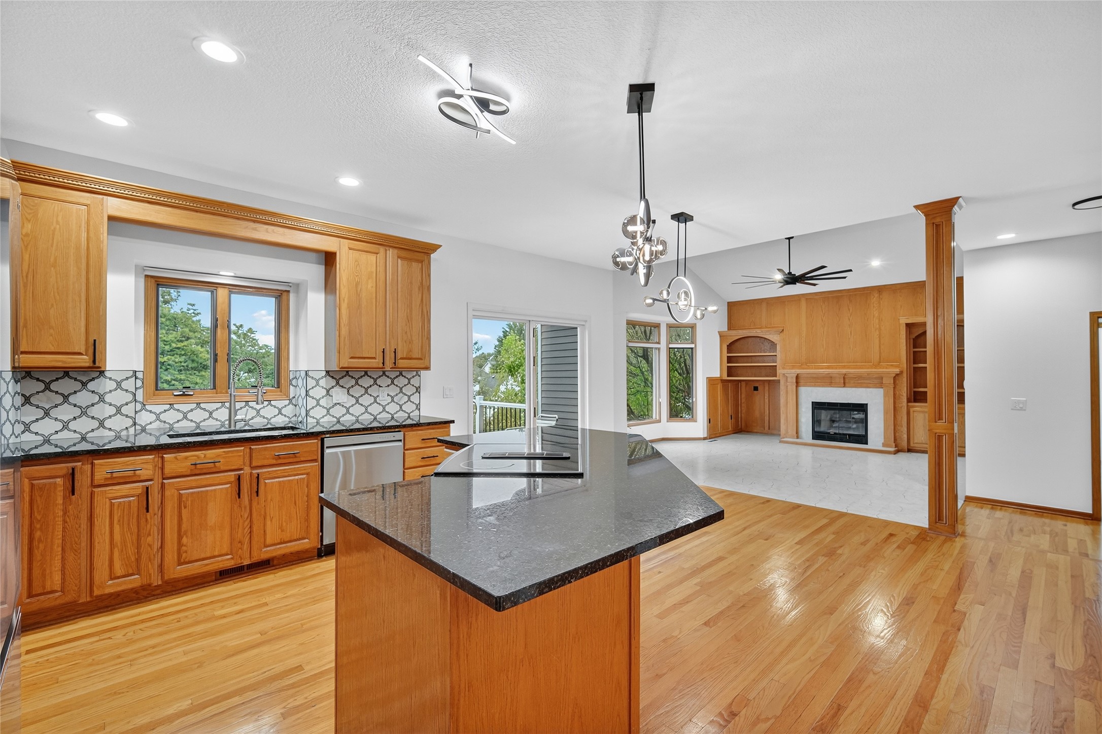 5924 Highland Circle