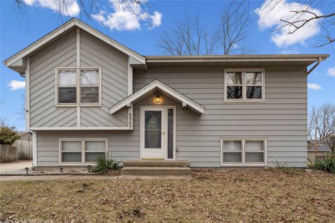 Homes For Sale - 2307 3rd Street<br/> Altoona, IA 50009