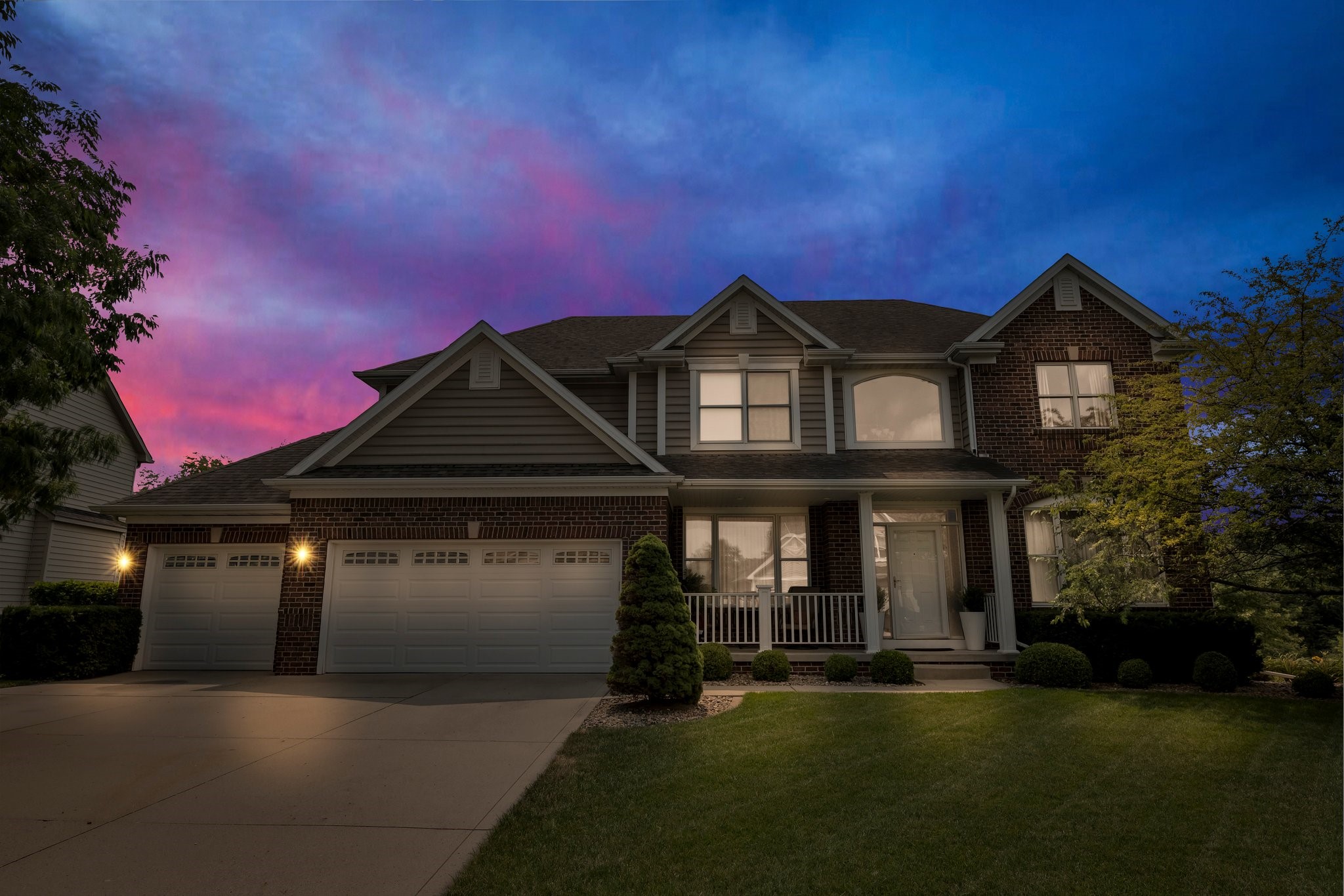 15220 Ridgemont Drive, Urbandale, Iowa image 2
