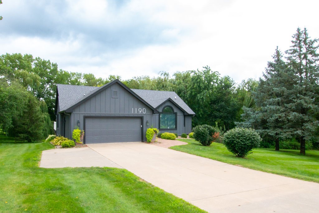 1190 S Willow Circle