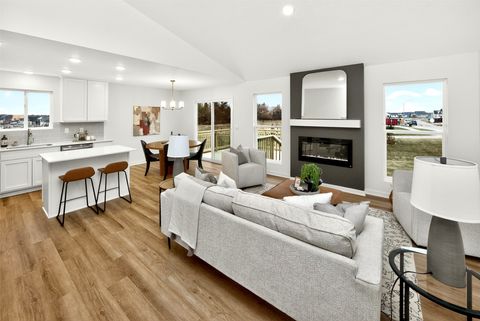 Homes For Sale - 120 NW Rolling Circle<br/> Waukee, IA 50263