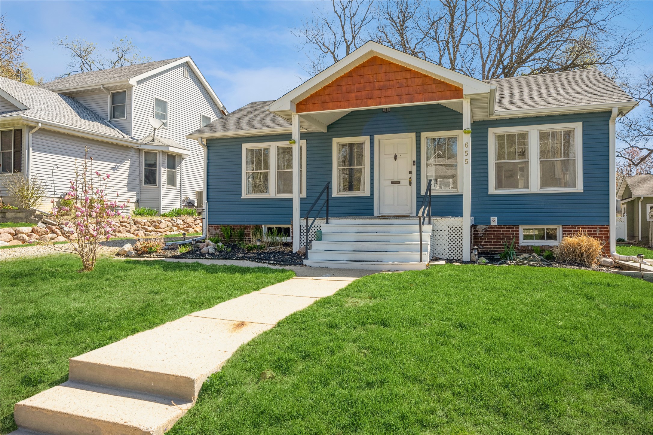 655 38th Street, Des Moines, Iowa image 2