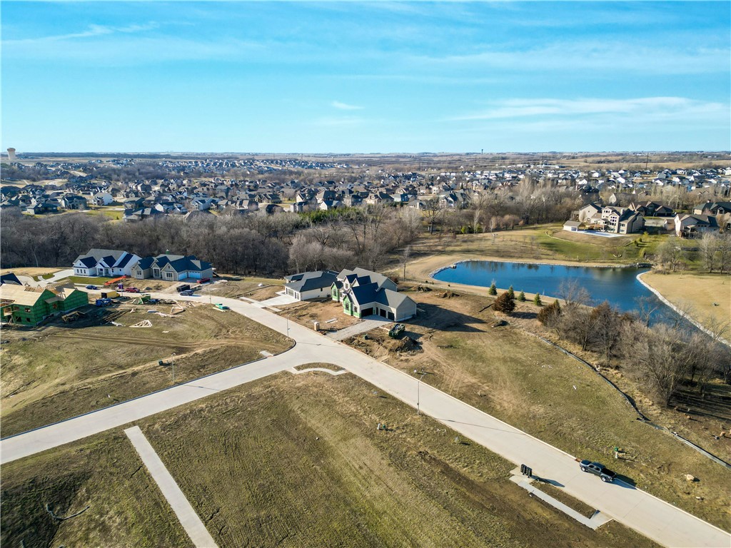 14627 Persimmon Drive, Urbandale, Iowa image 3