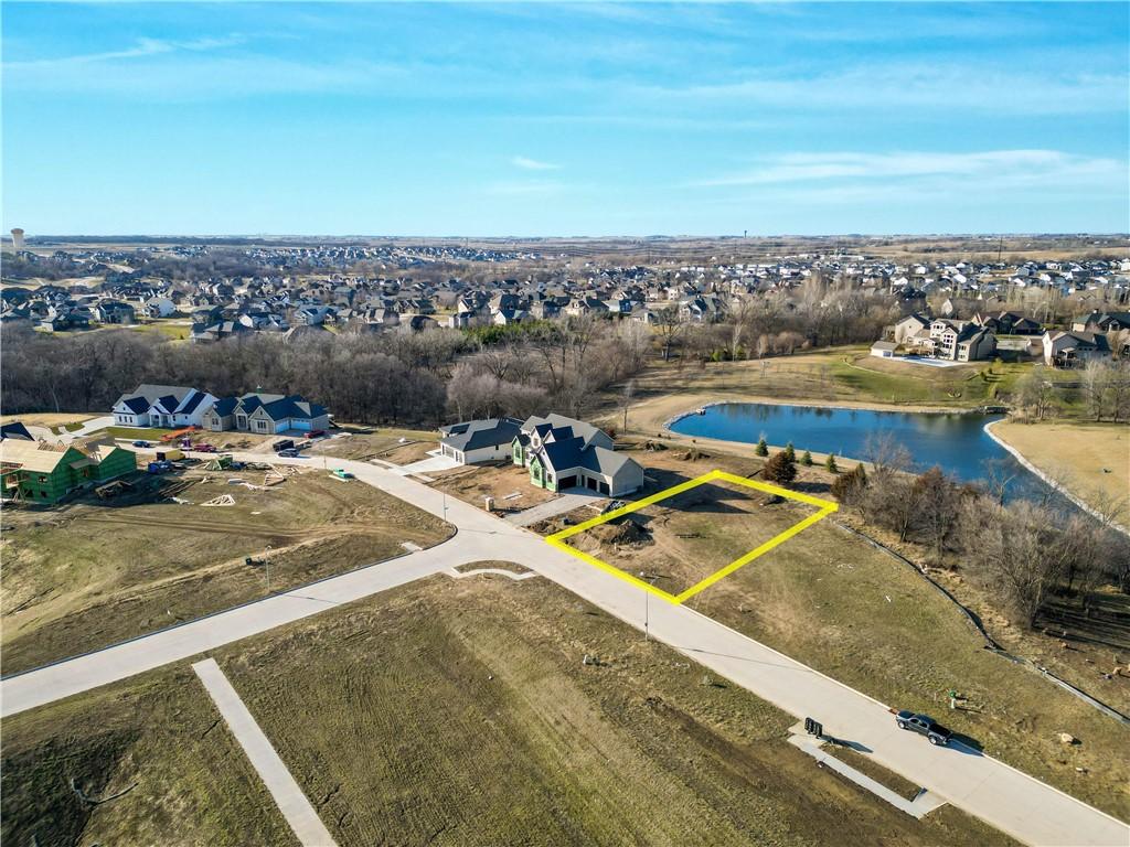 14627 Persimmon Drive, Urbandale, Iowa image 1