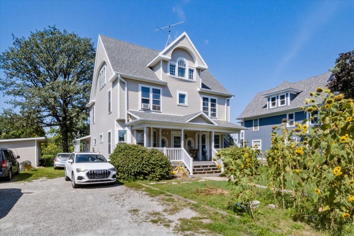 1221 West Street - Photo 2