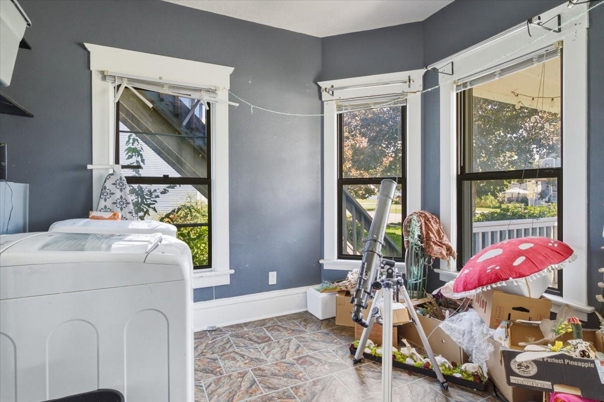 1221 West Street - Photo 4