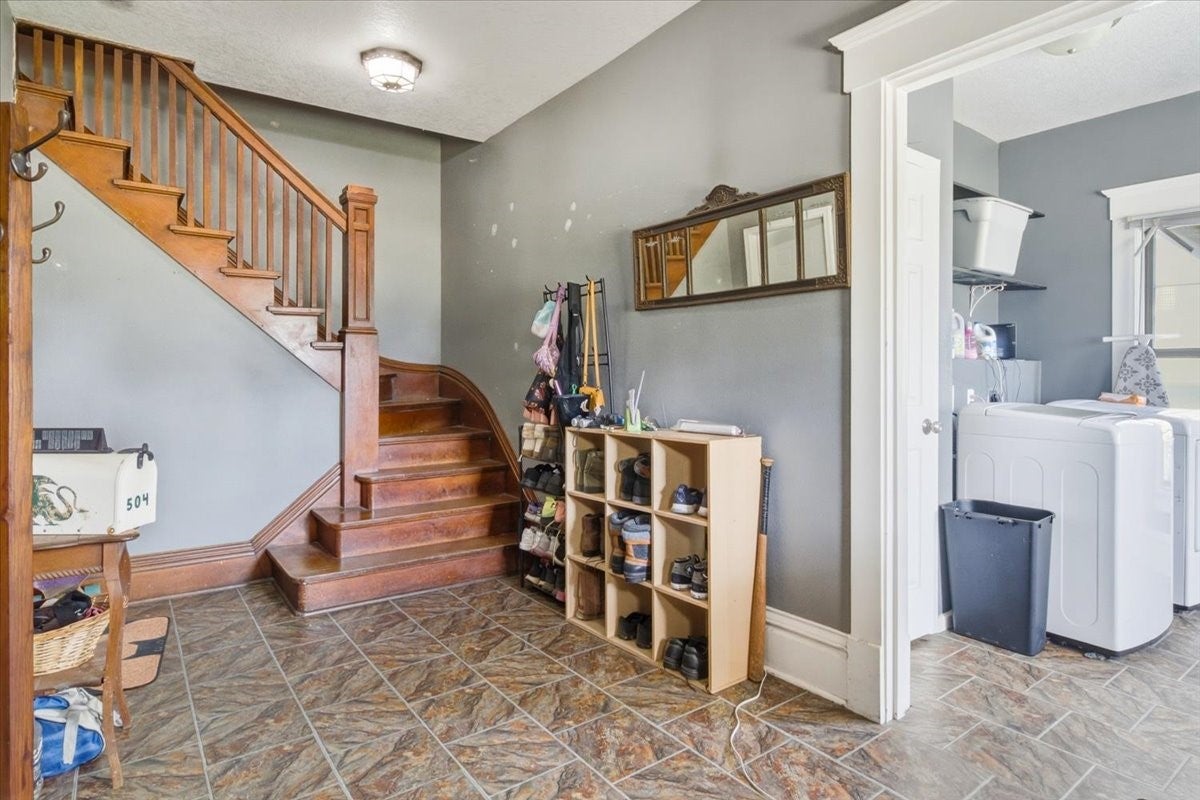 1221 West Street - Photo 3
