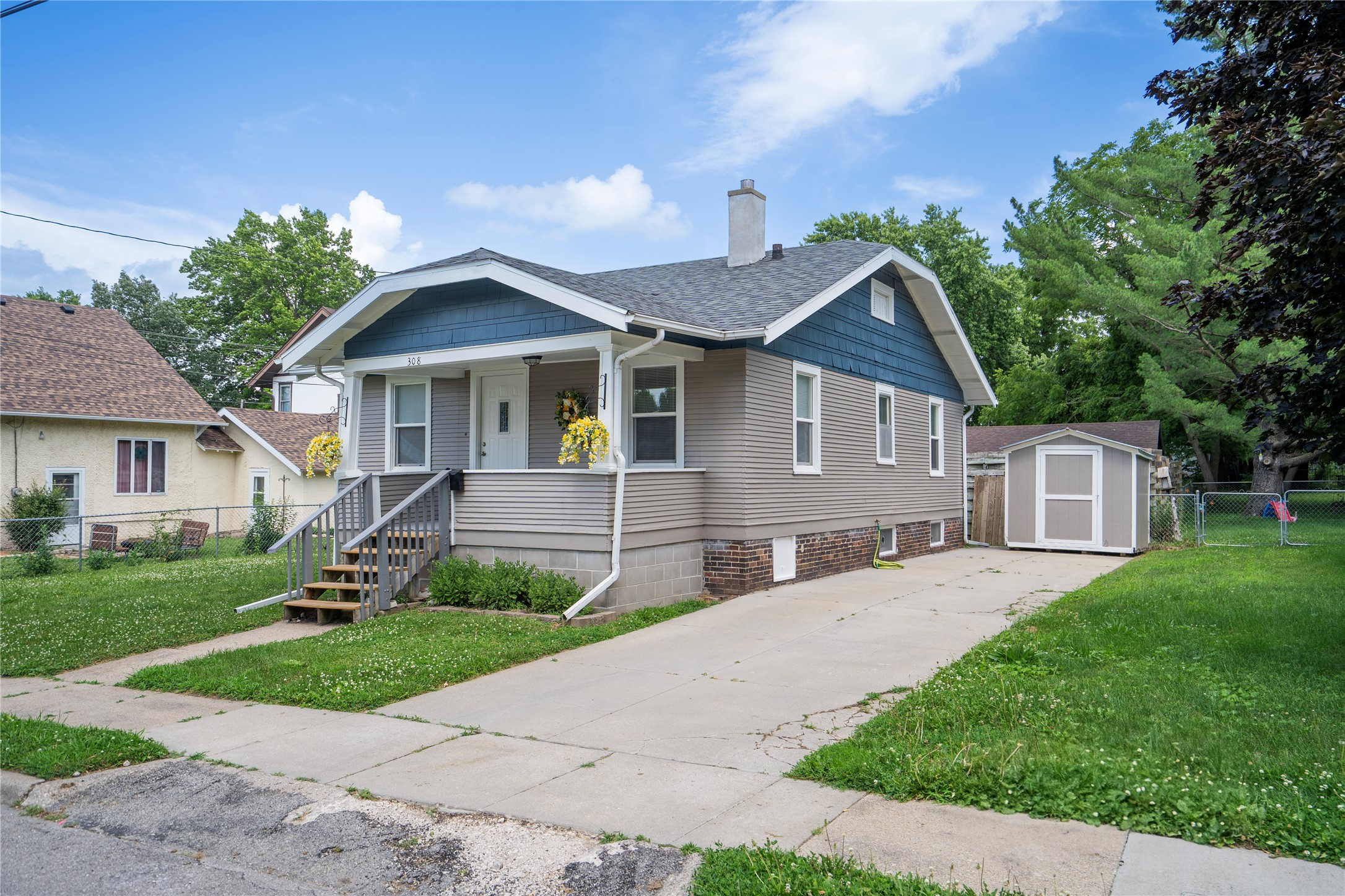 Photo 1 of 17 — 308 W 8th Street S, Newton, IA 50208