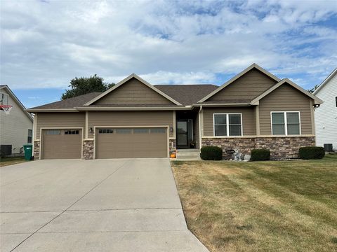 Homes For Sale - 400 N 14th Avenue<br/> Madison County, Winterset, IA 50273