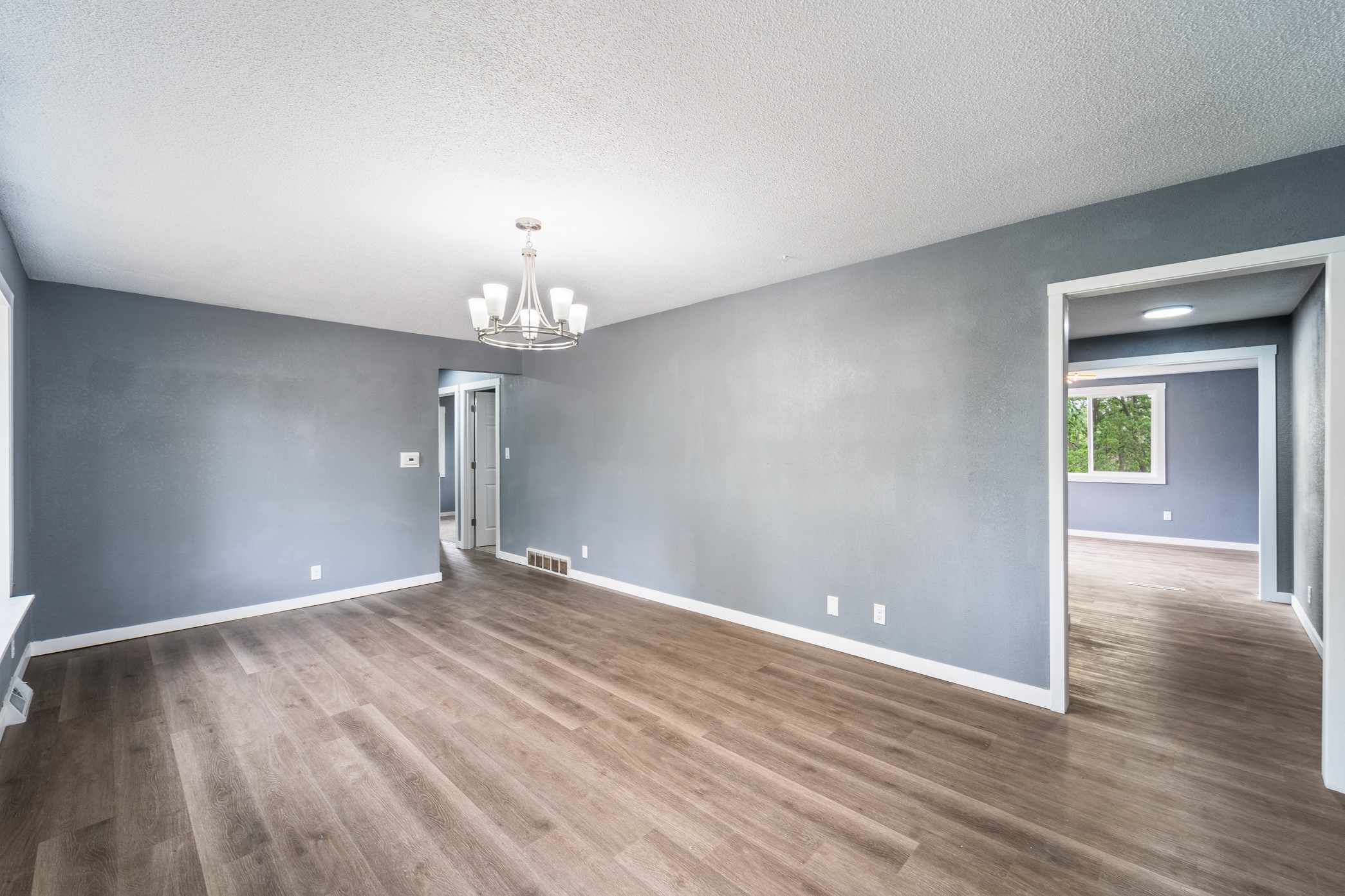 208 Van Buren Drive, Van Meter, Iowa image 3