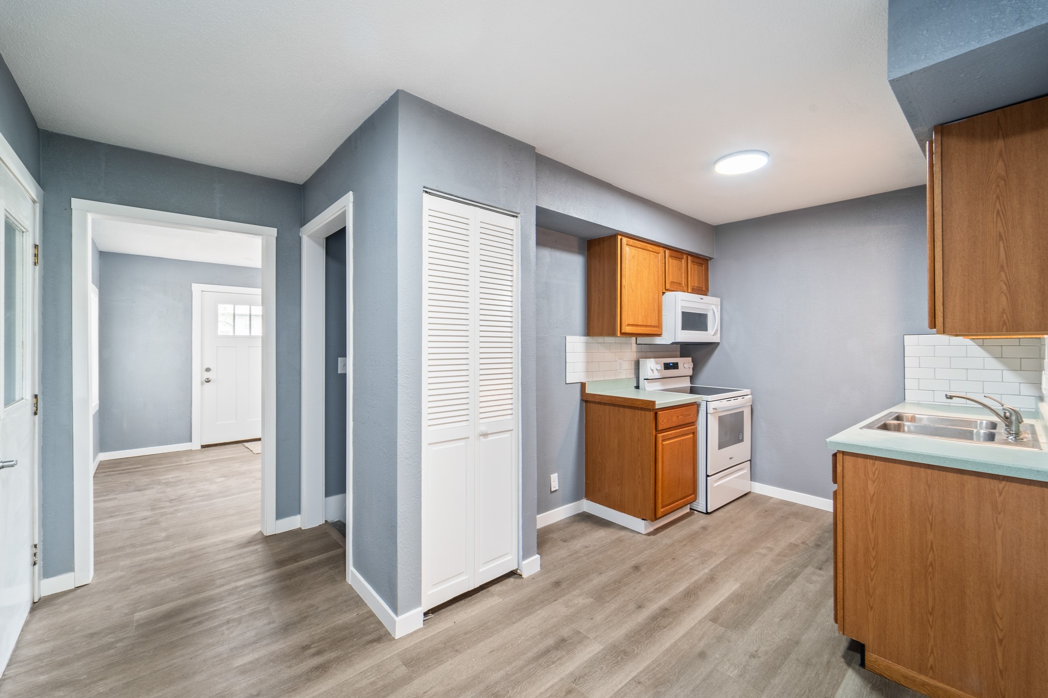 208 Van Buren Drive, Van Meter, Iowa image 8
