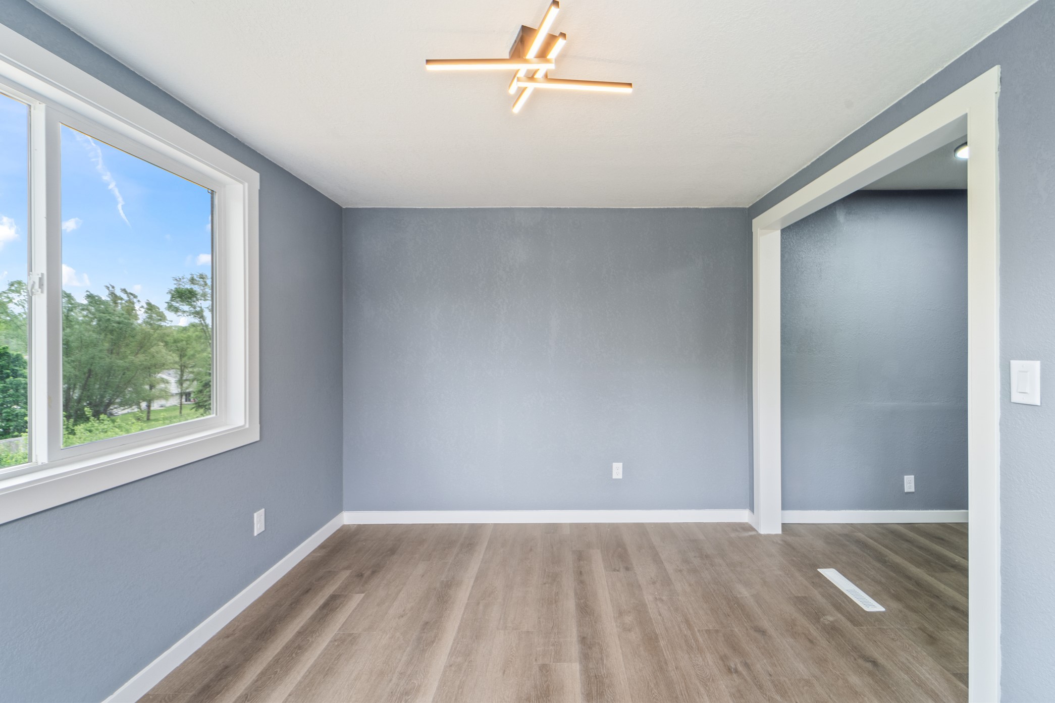 208 Van Buren Drive, Van Meter, Iowa image 11