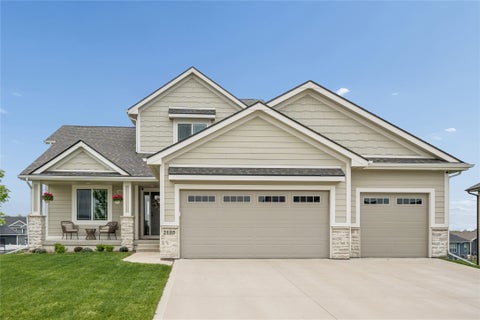 Homes For Sale - 2105 Timberview Drive<br/> Warren County, Norwalk, IA 50211