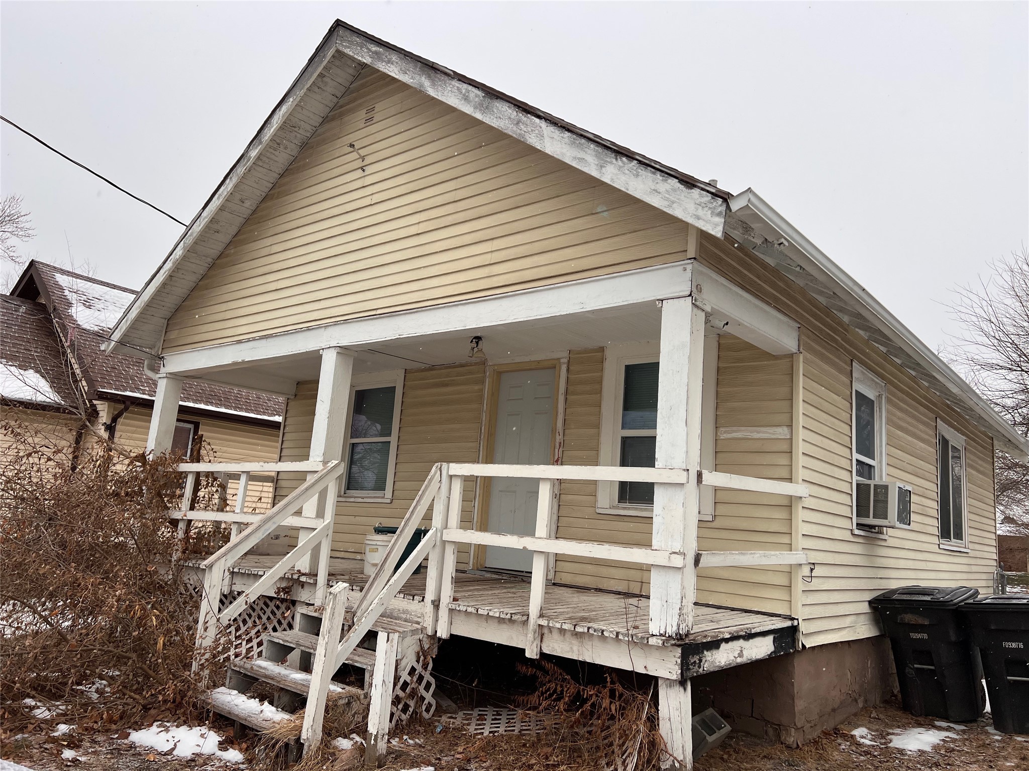 2710 E Washington Avenue