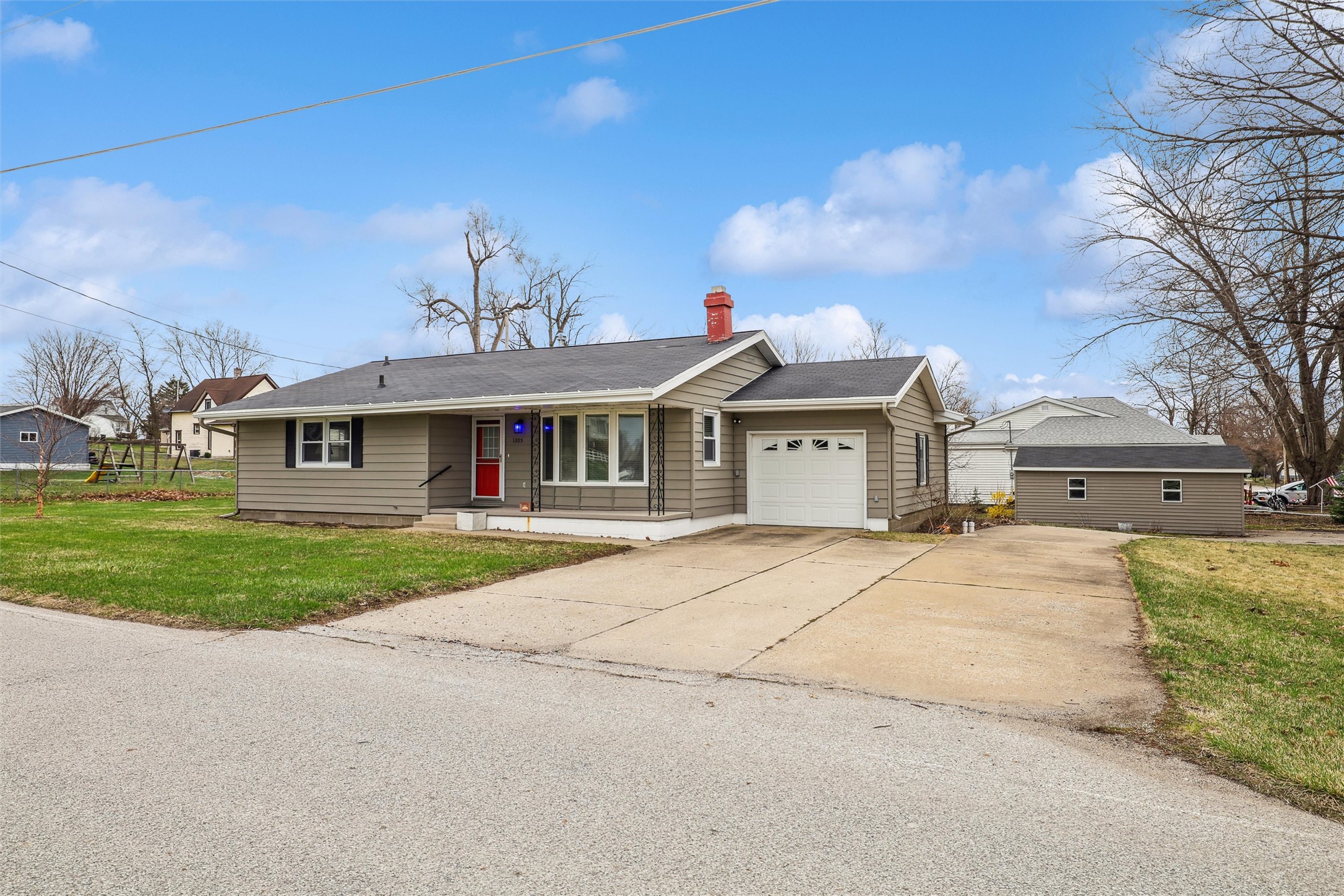 1305 Park Street, Perry, Iowa image 1