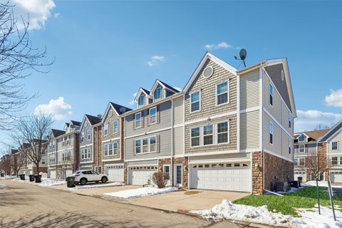 Condo For Sale - 358 NE Sandalwood Drive<br/> Waukee, IA 50263