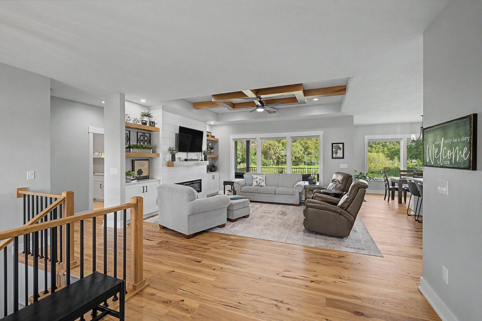 415 NW Woodmoor Drive