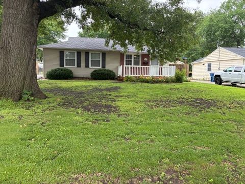 Homes For Sale - 6005 SW 15th Street<br/> Des Moines, IA 50315