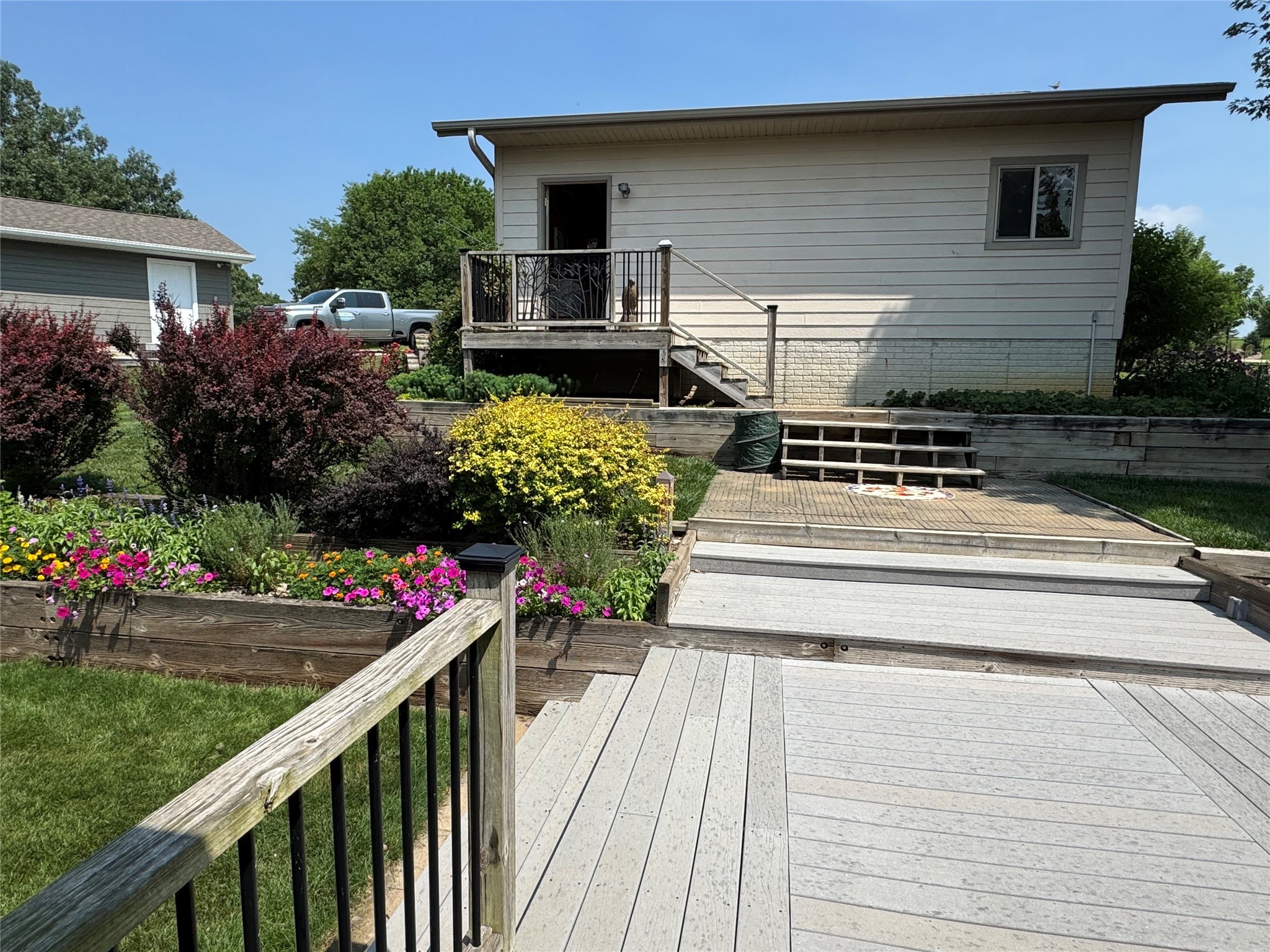 1267 Frontier Road