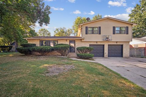 Homes For Sale - 6808 Timmons Drive<br/> Windsor Heights, IA 50324