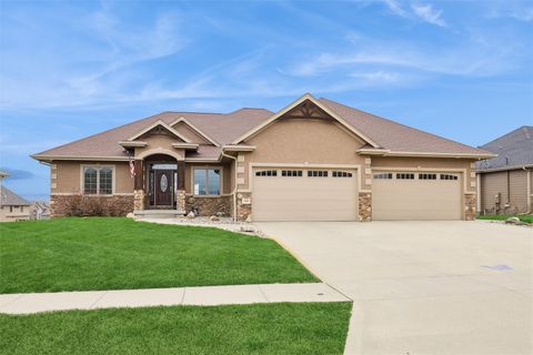 Homes For Sale - 15203 Brookview Drive<br/> Dallas County, Urbandale, IA 50323