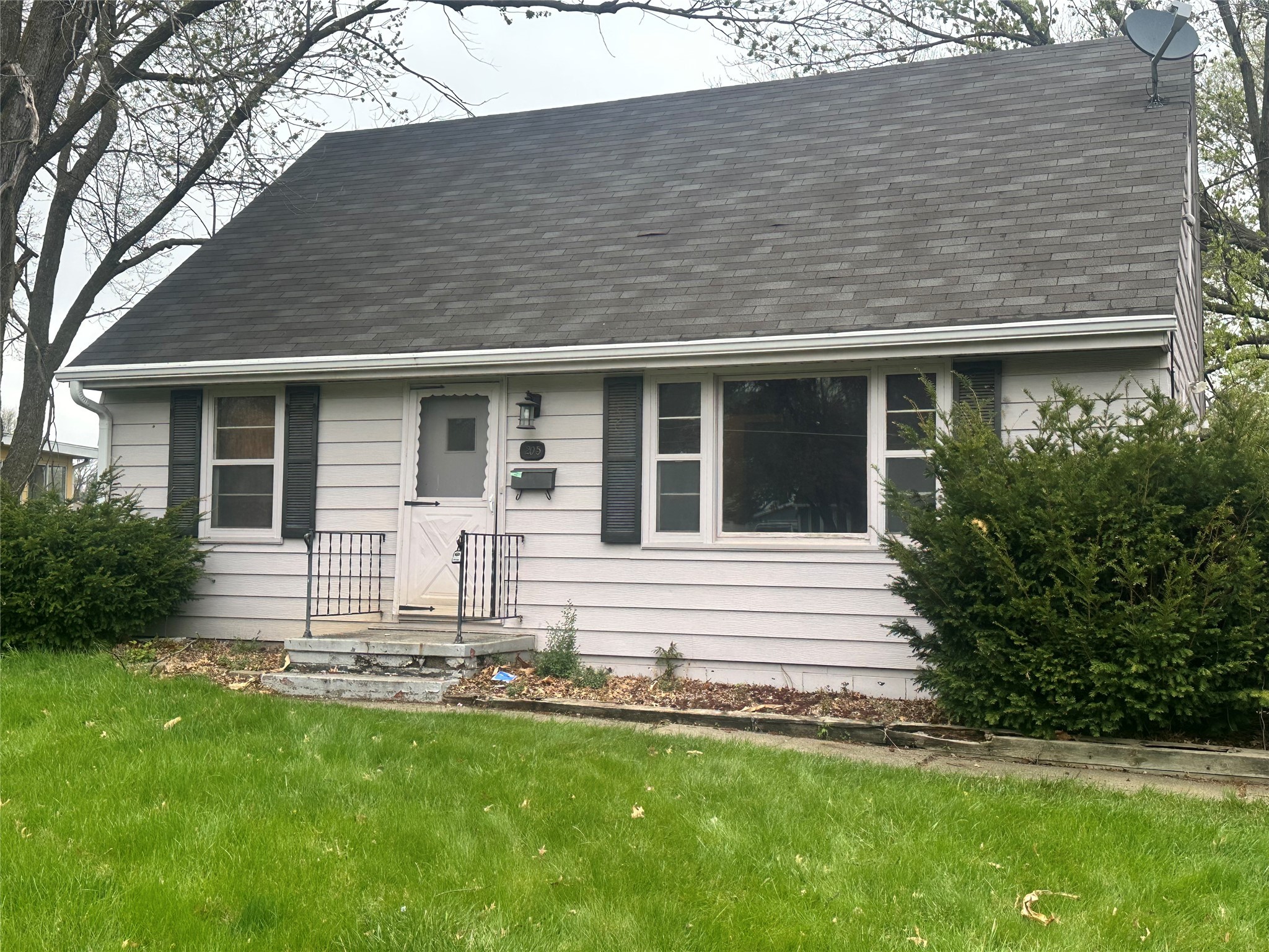 1205 Elder Lane, Des Moines, Iowa image 1