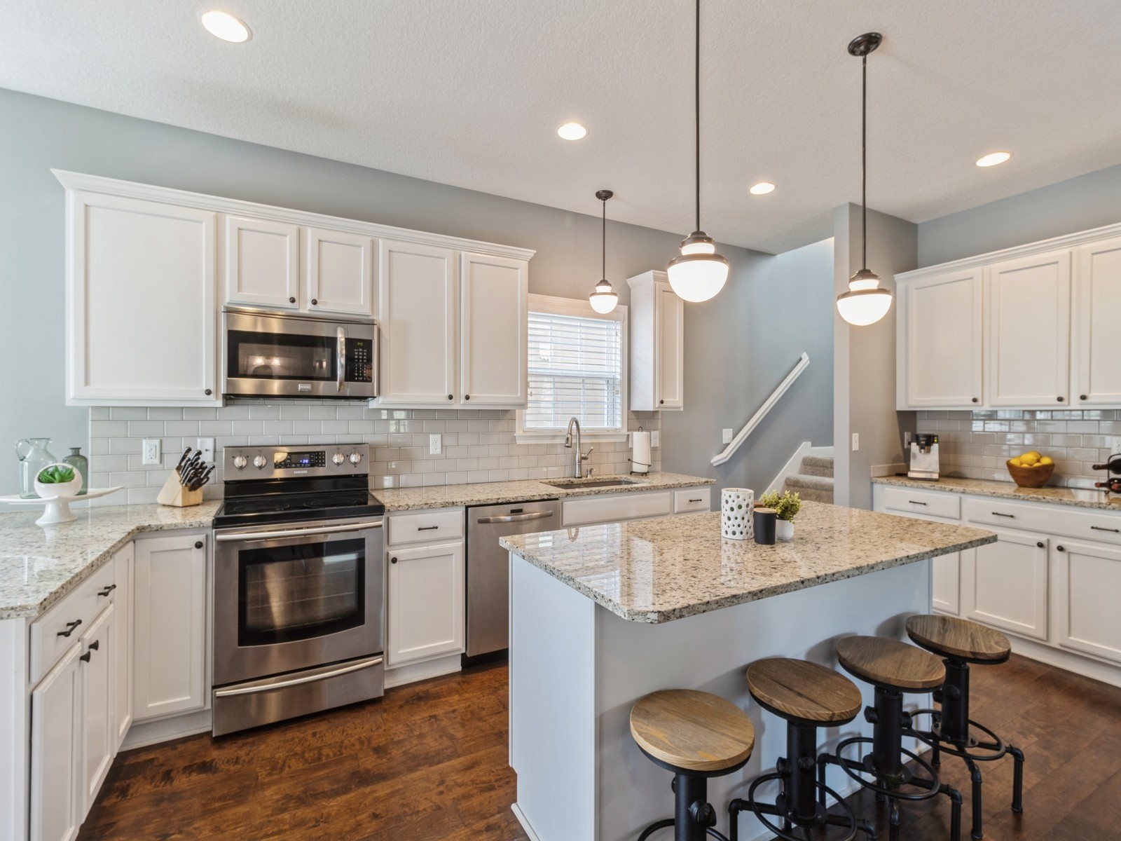 5487 Flagstone Way, West Des Moines, Iowa image 12