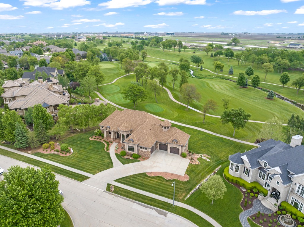 2411 NE Bellagio Court