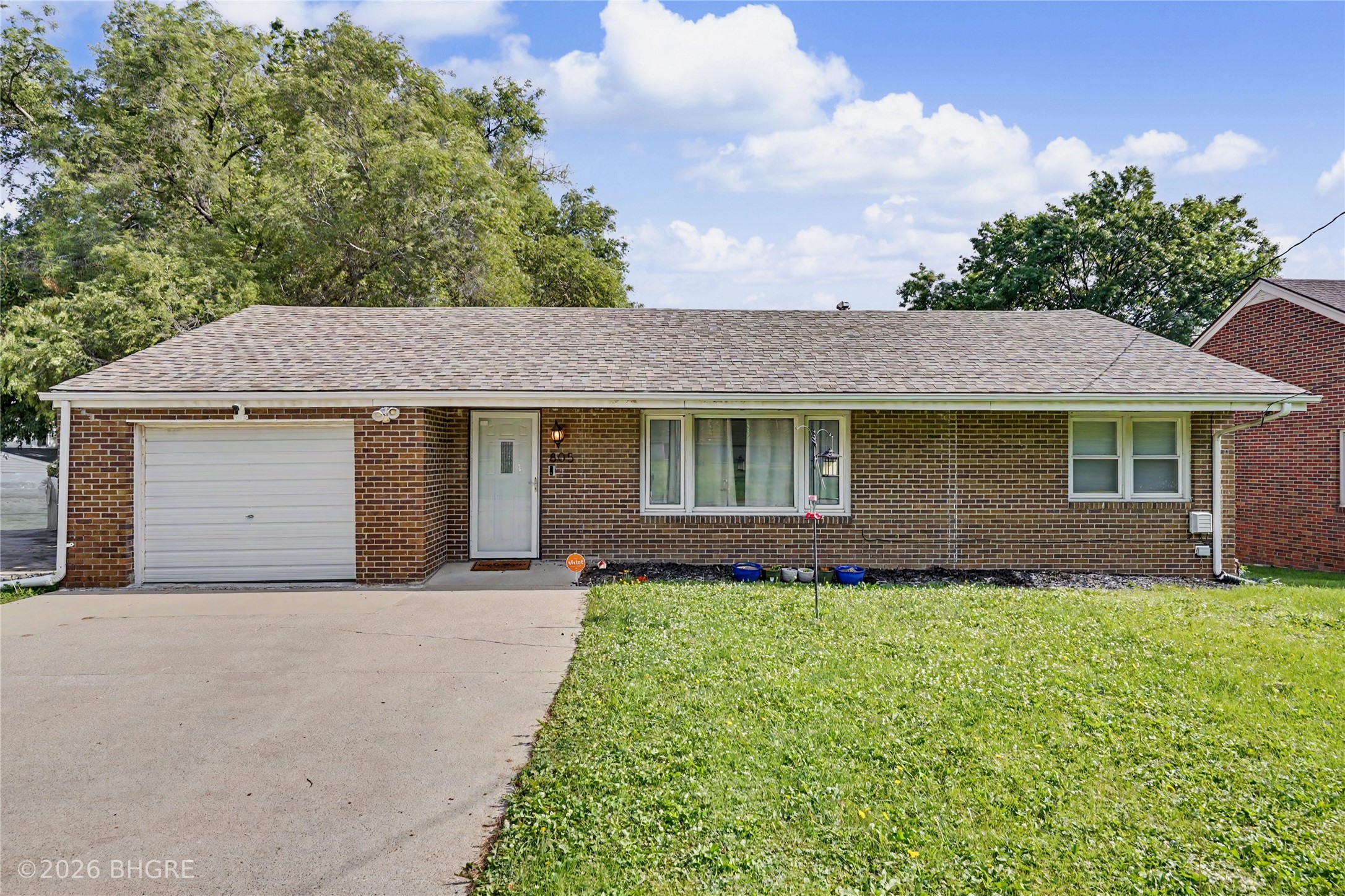 Photo 1 of 33 — 805 Payton Avenue, Des Moines, IA 50315