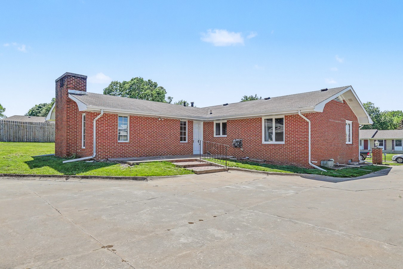 222 E 10th Street