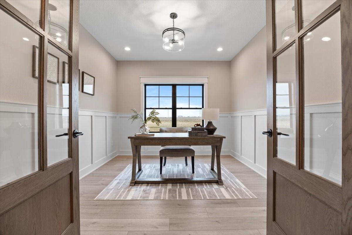 1915 NE Pond View Court