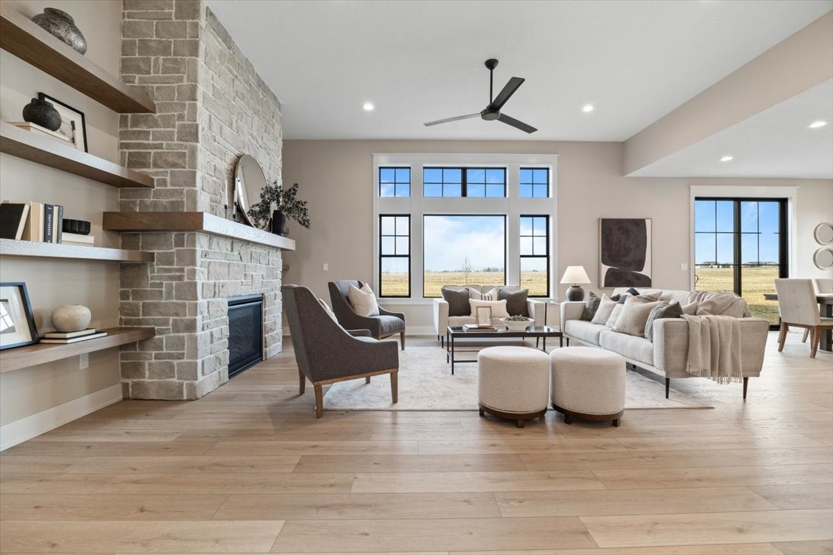 1915 NE Pond View Court